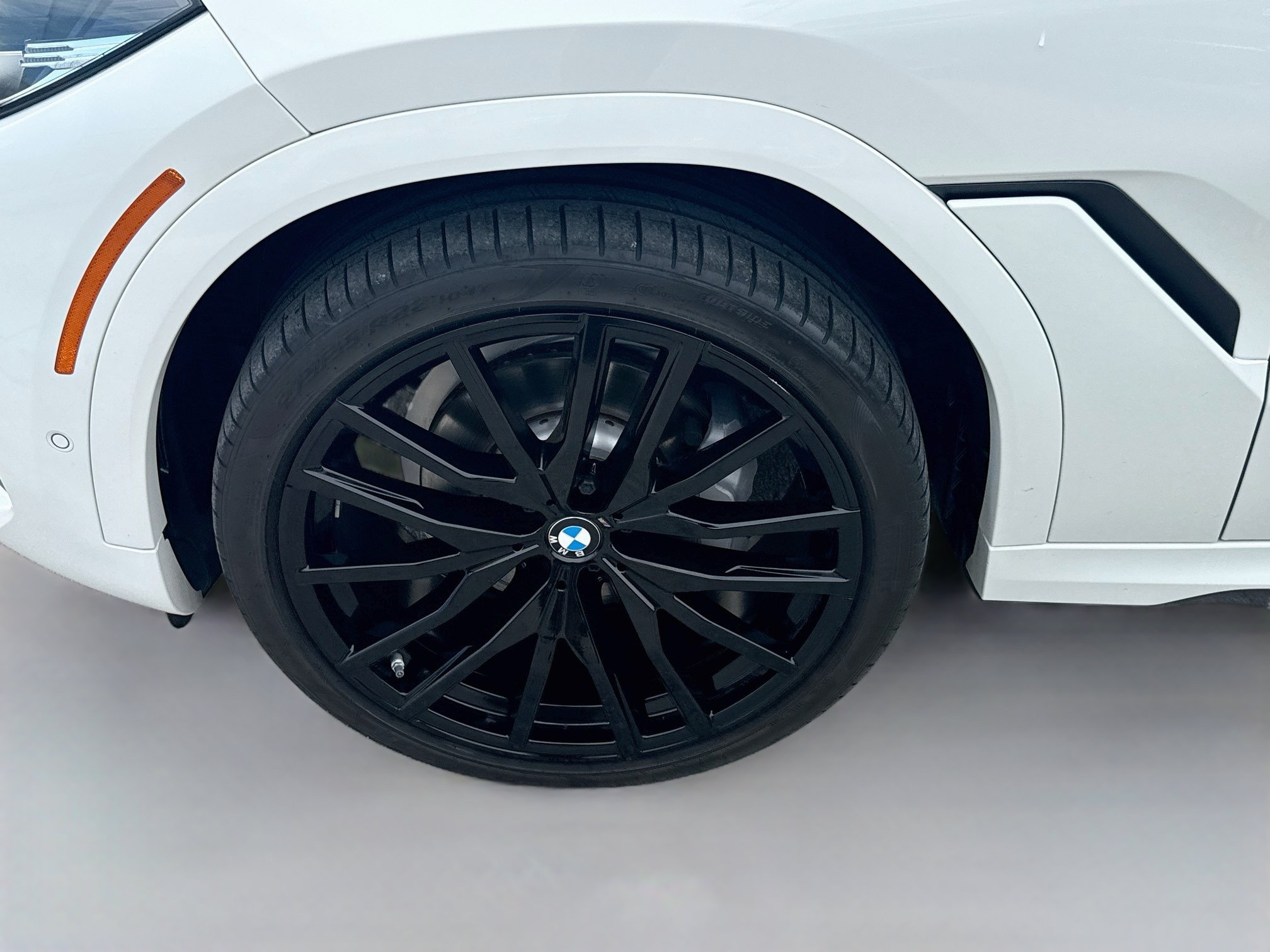 Used 2023 BMW X6 xDrive40i w/ M Sport Package AWD/4WD image 35