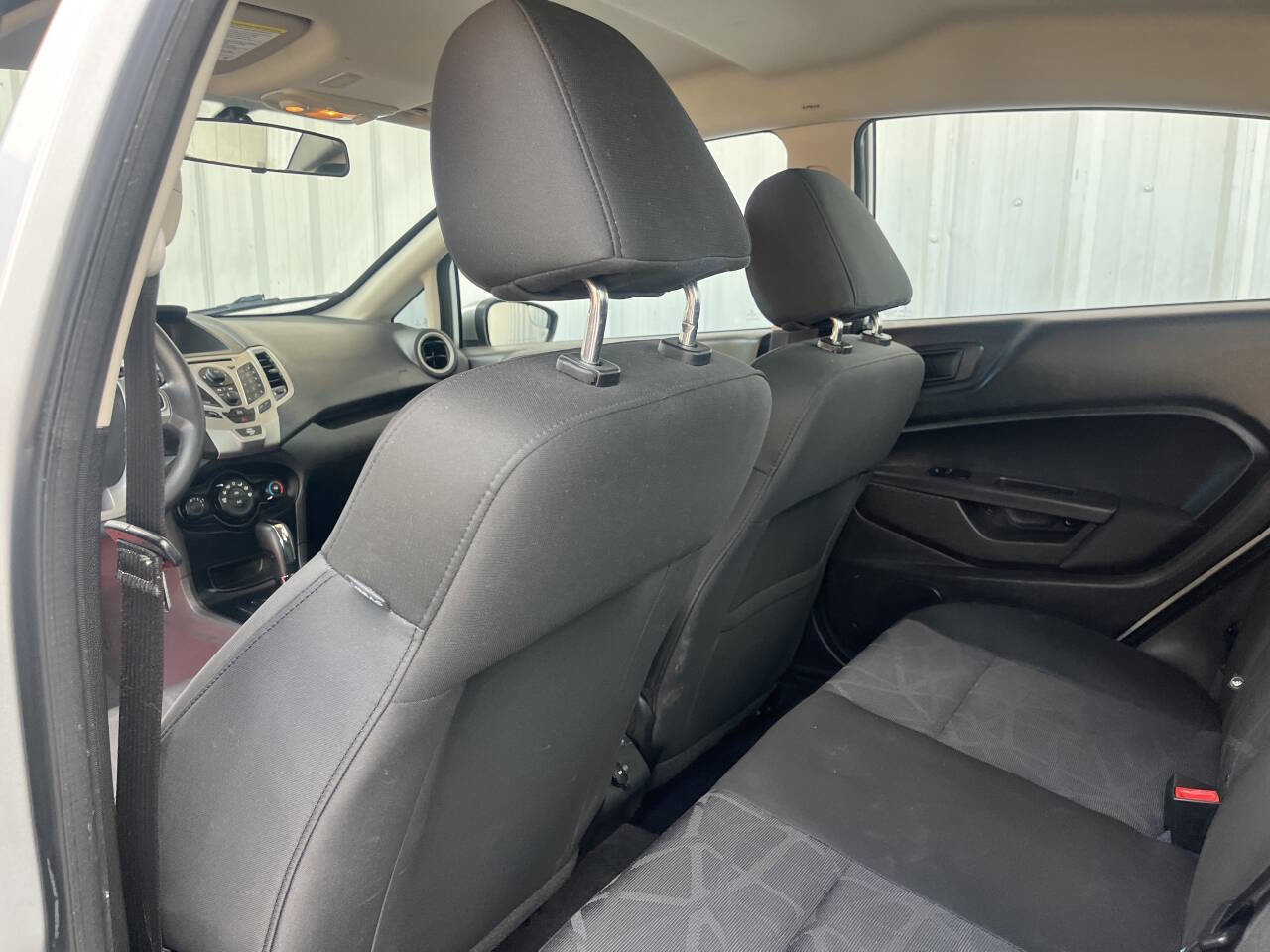 Used 2013 Ford Fiesta SE image 12