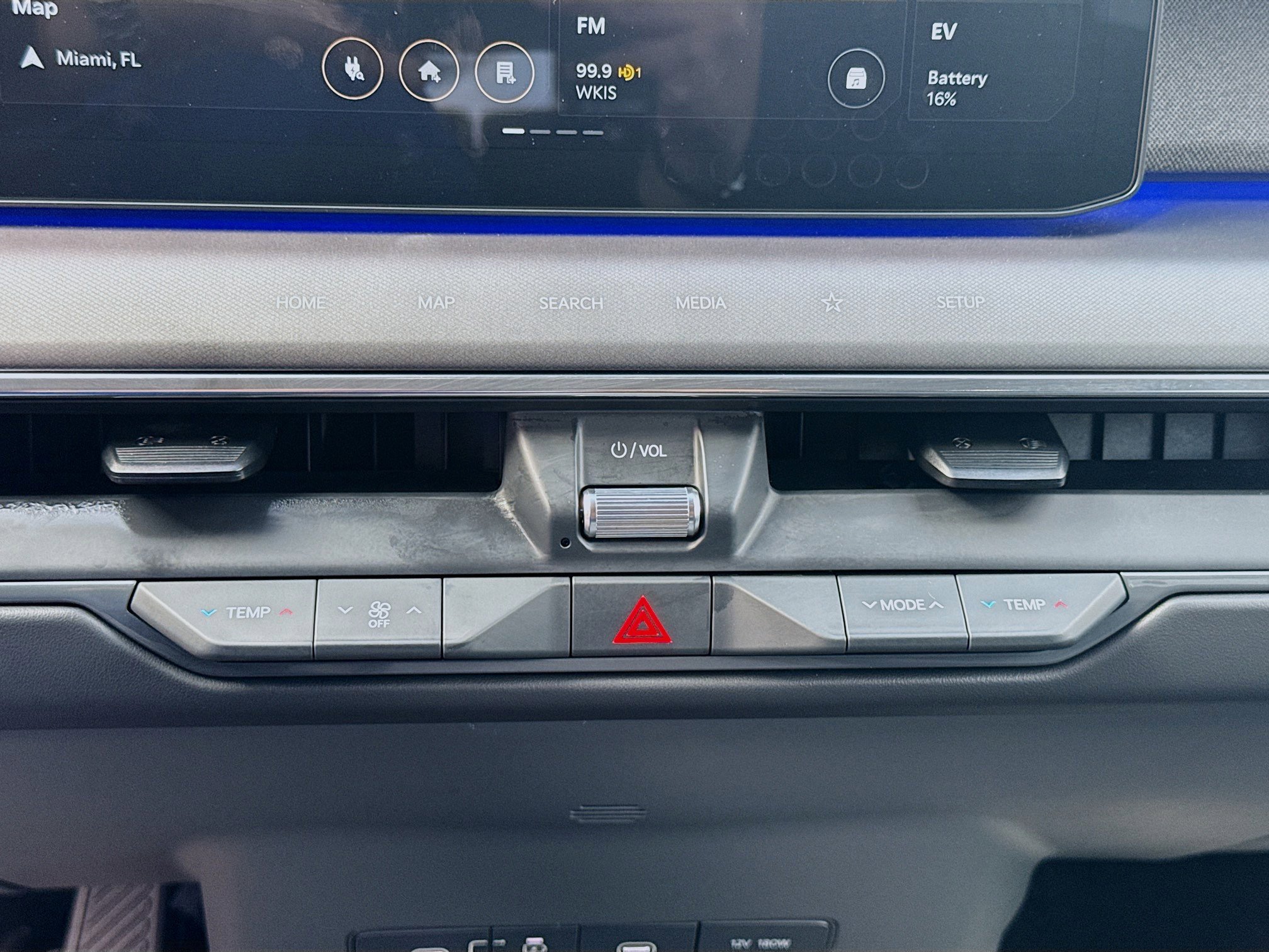 Used 2026 Kia EV9 Land image 12