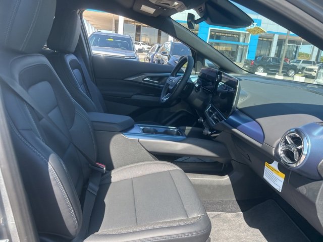 New 2026 Chevrolet Equinox EV LT image 32