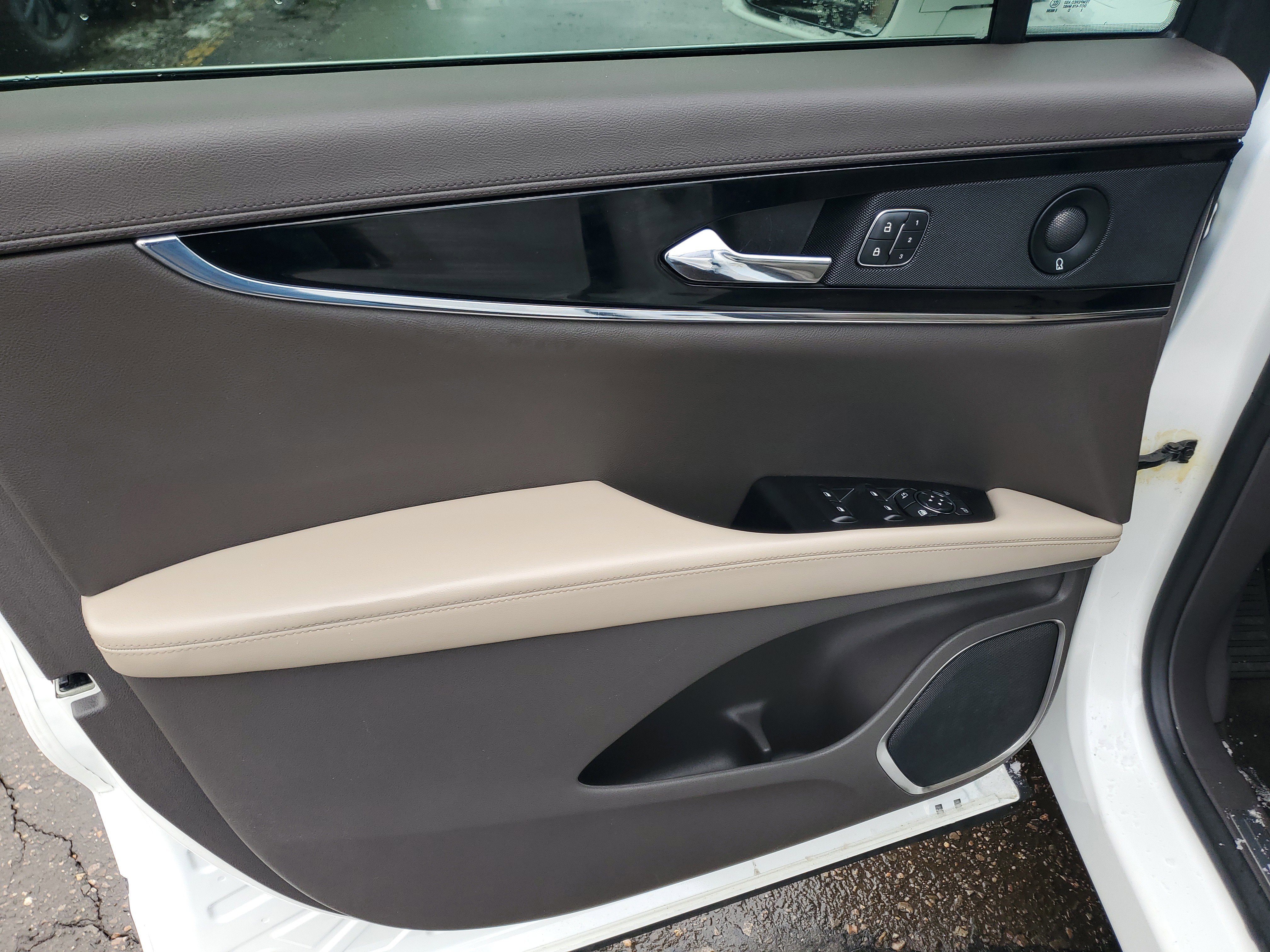 Certified 2022 Lincoln Nautilus Reserve w/ Equipment Group 201A image 10