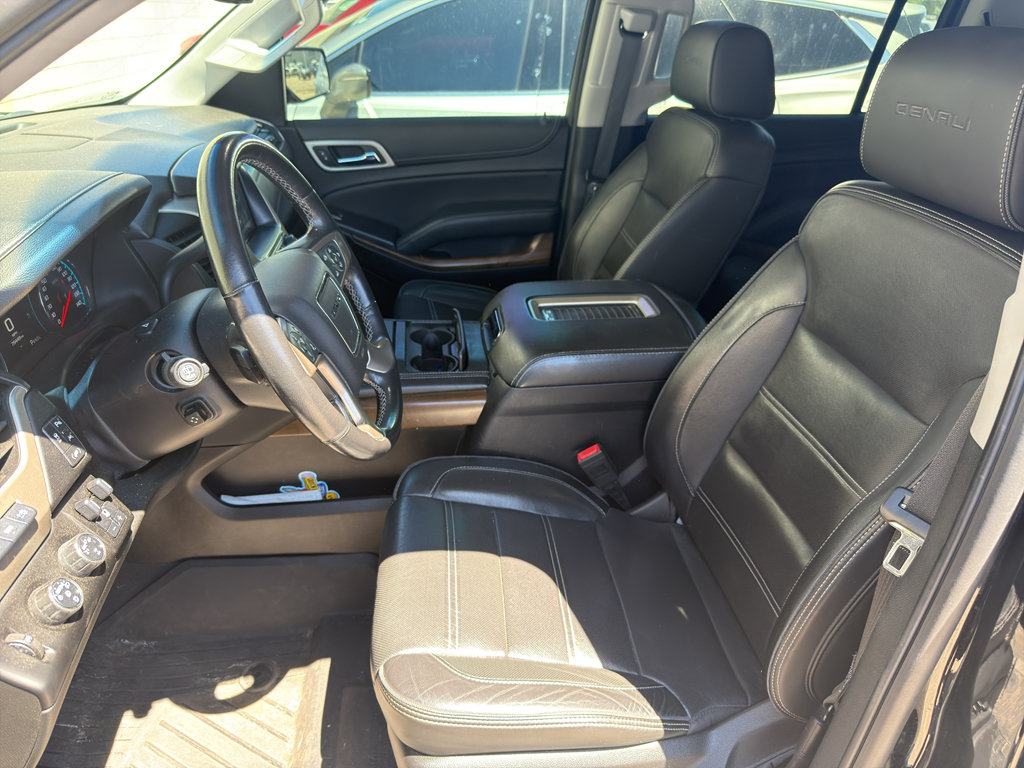 Used 2019 GMC Yukon XL Denali AWD/4WD image 3