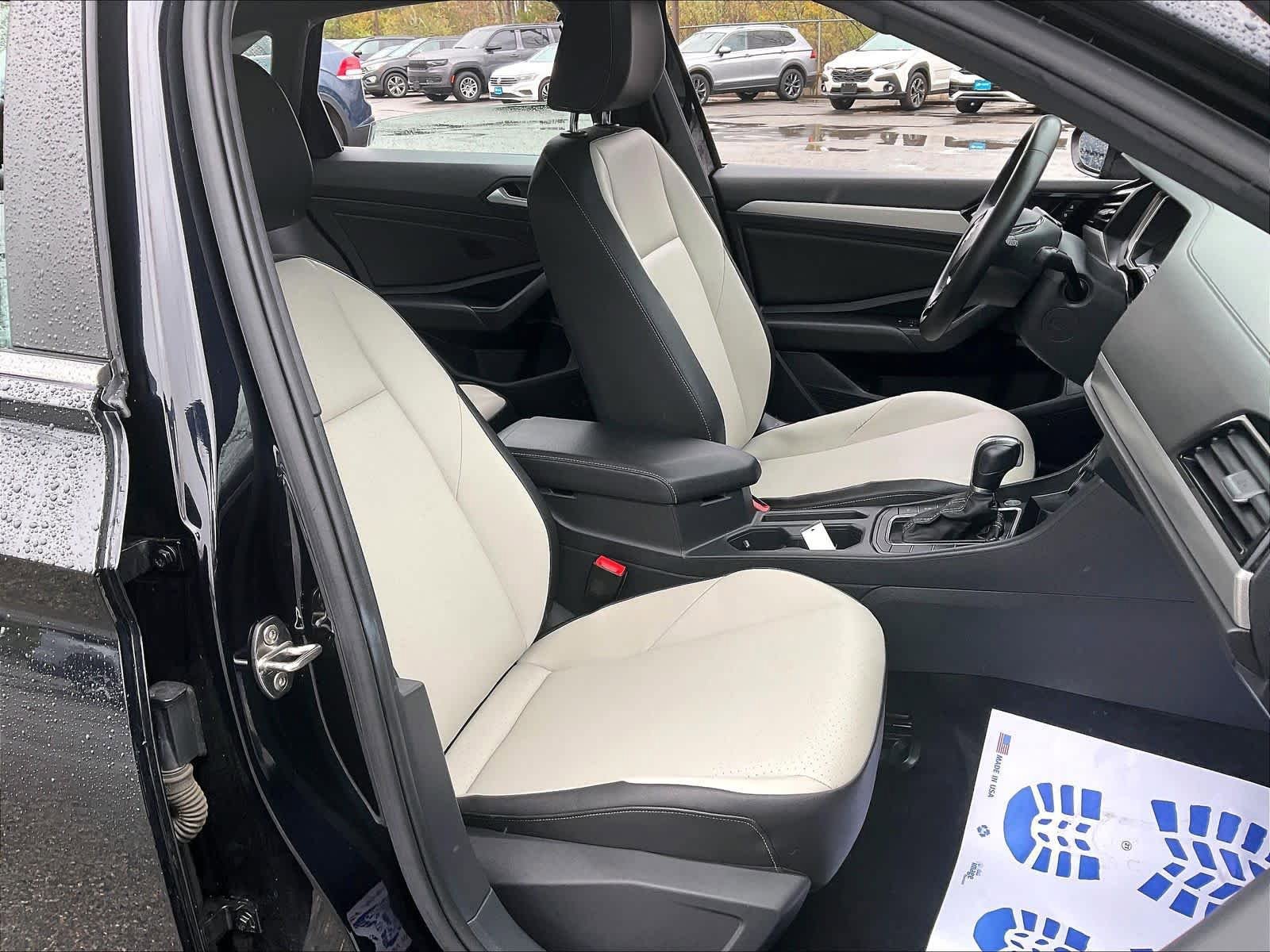 Used 2019 Volkswagen Jetta R-Line FWD image 11