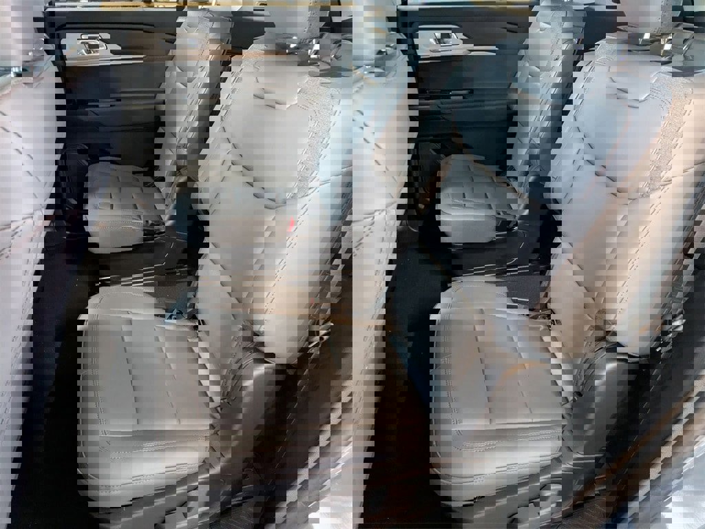 New 2026 Ford Explorer Active w/ Active Comfort Package image 18