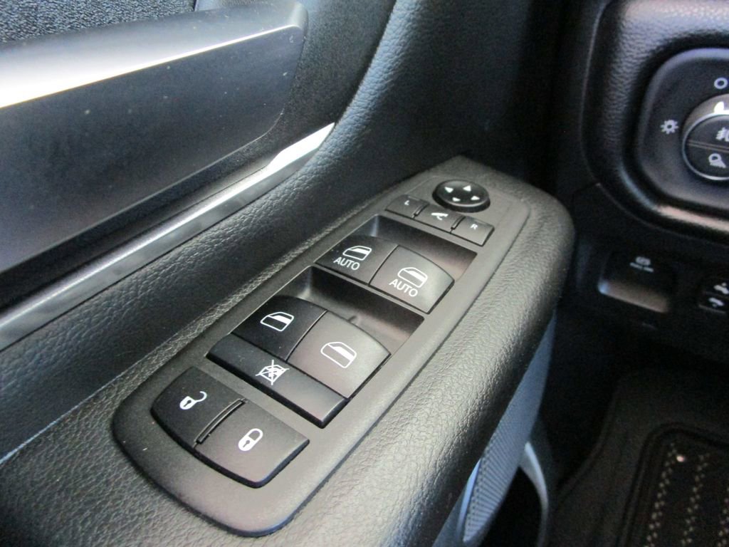 Used 2021 RAM 1500 Big Horn AWD/4WD image 33