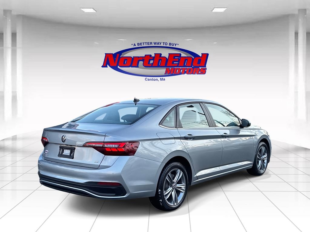 Used 2024 Volkswagen Jetta SE image 7
