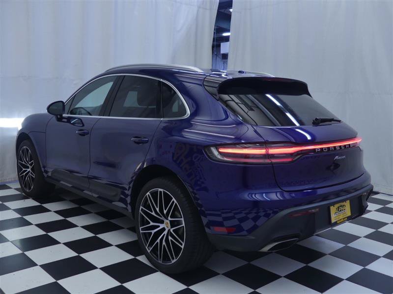 Used 2023 Porsche Macan AWD/4WD image 4