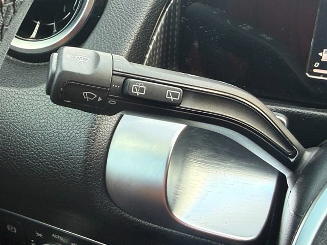 Used 2020 Mercedes-Benz GLB 250 4MATIC image 17