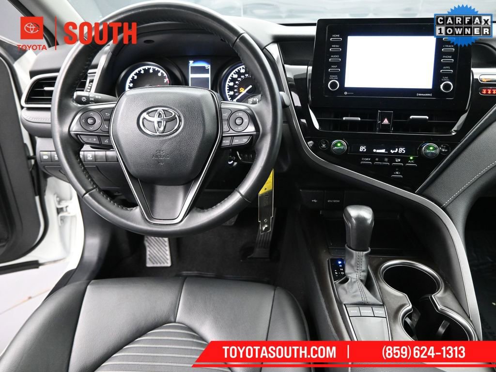 Used 2024 Toyota Camry SE image 11