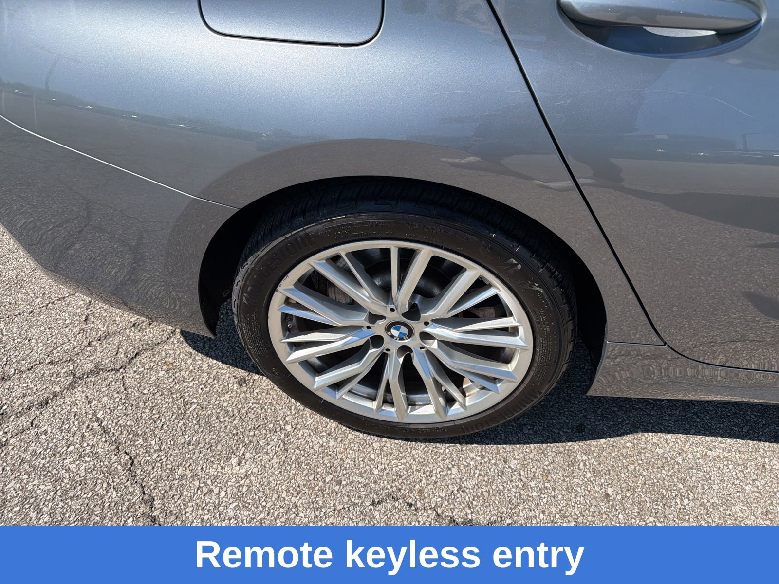 Used 2023 BMW 330i xDrive Sedan AWD/4WD image 25