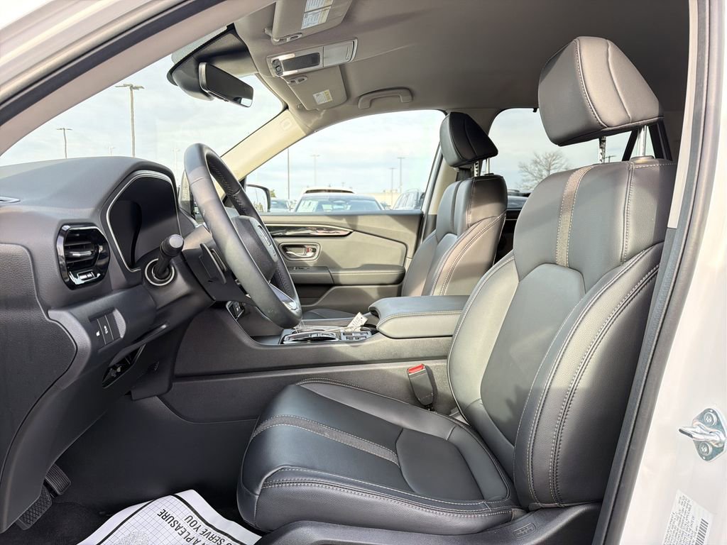 Used 2025 Honda Pilot EX-L image 11