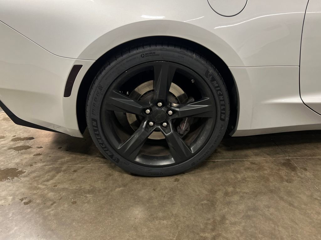 Used 2016 Chevrolet Camaro SS RWD image 9