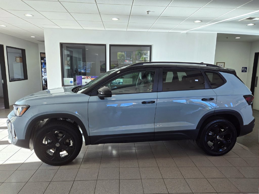 New 2026 Volkswagen Taos SE AWD/4WD image 3