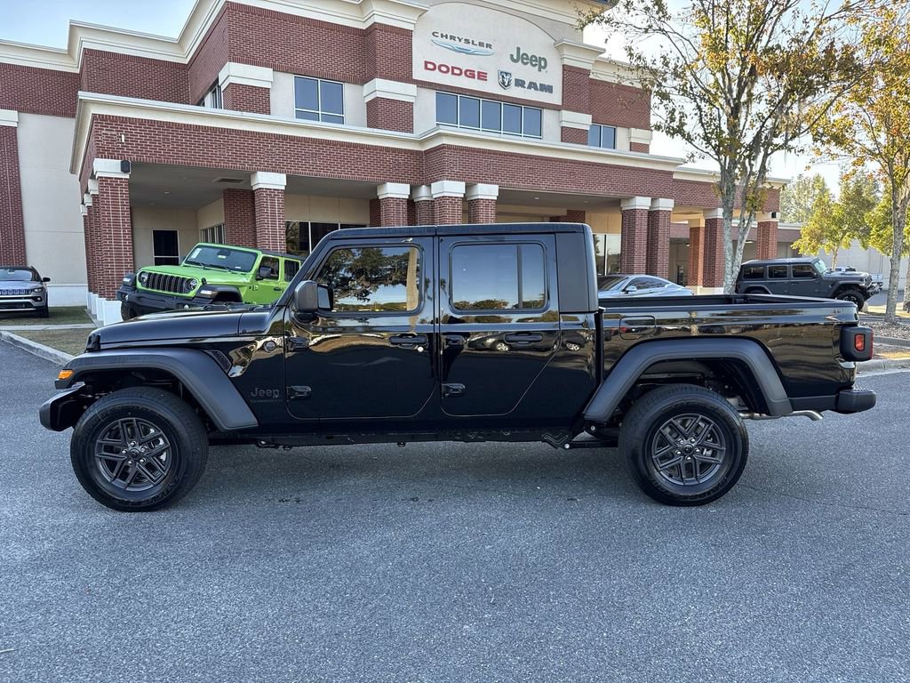 New 2025 Jeep Gladiator Sport image 6