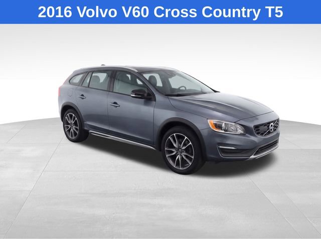 Used 2016 Volvo V60 T5 Cross Country w/ Convenience Package image 2