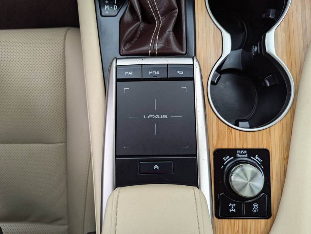 Used 2020 Lexus RX 350L Premium w/ Premium Package AWD/4WD image 26