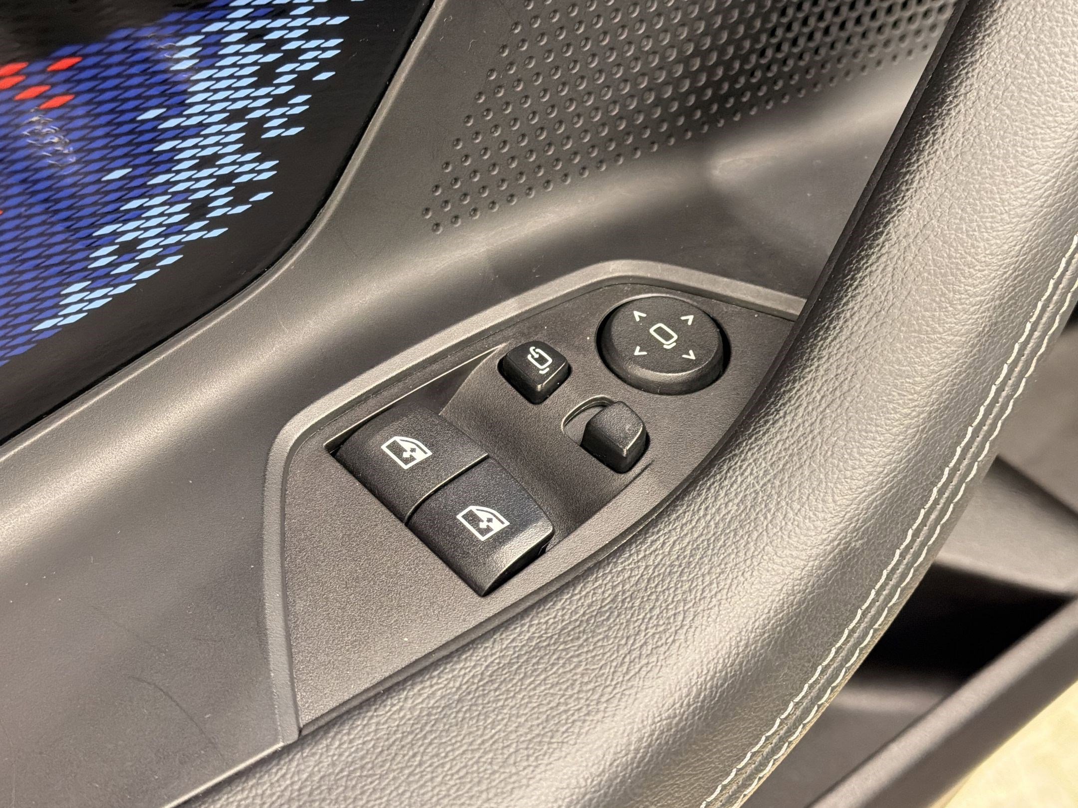 Used 2023 BMW 230i Coupe w/ M Sport Package RWD image 19