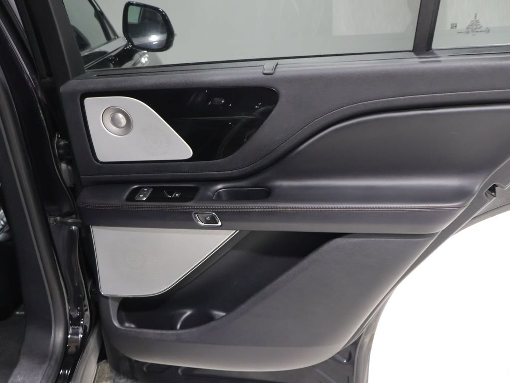 Used 2020 Lincoln Aviator Reserve w/ Equipment Group 202A AWD/4WD image 22