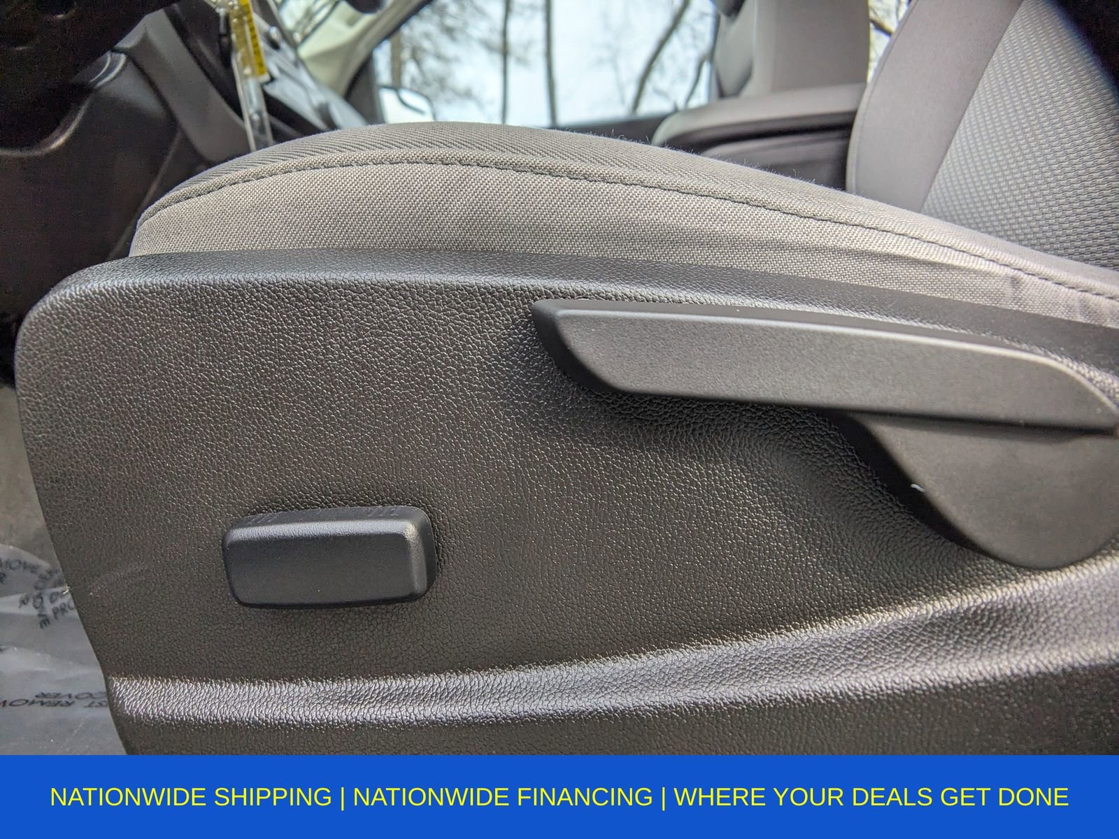 Used 2022 Chevrolet Colorado W/T image 25