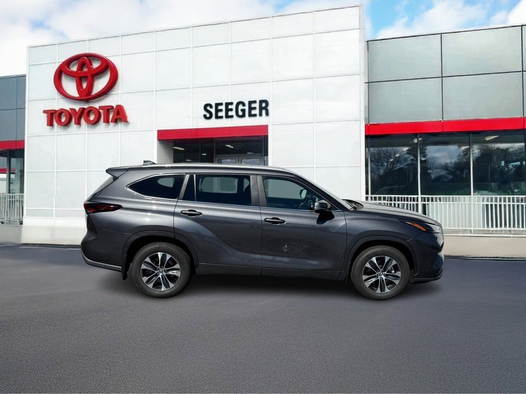 Used 2025 Toyota Highlander AWD video 2