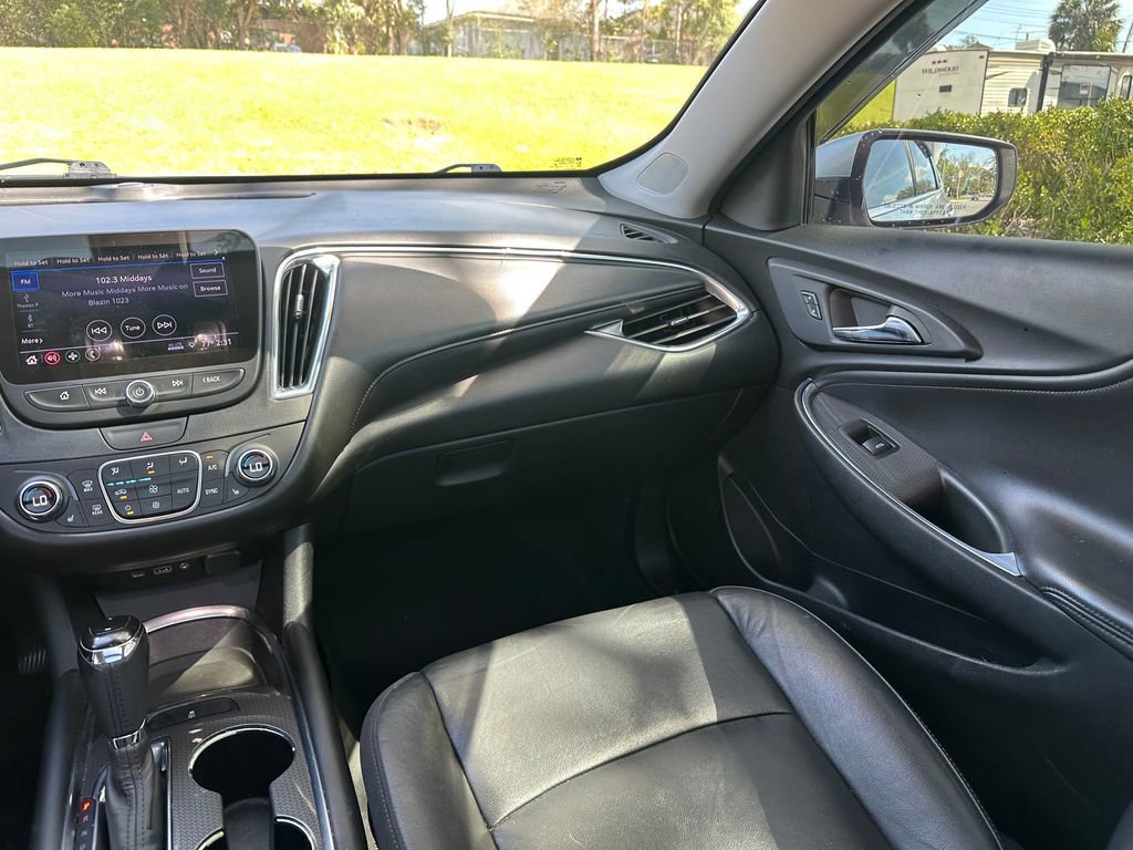 Used 2019 Chevrolet Malibu LT w/ Leather Package image 14