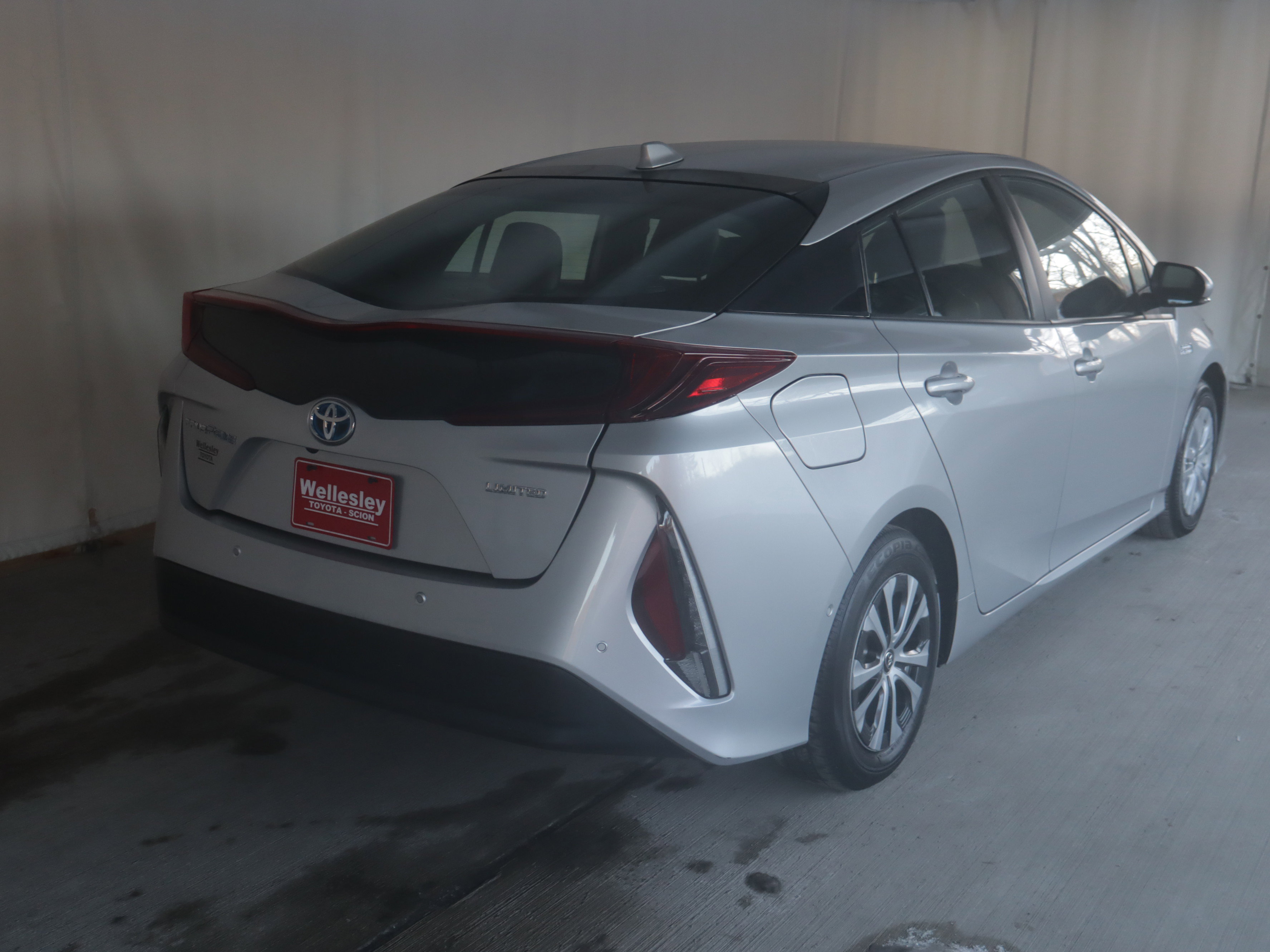 Used 2021 Toyota Prius Prime Limited image 6