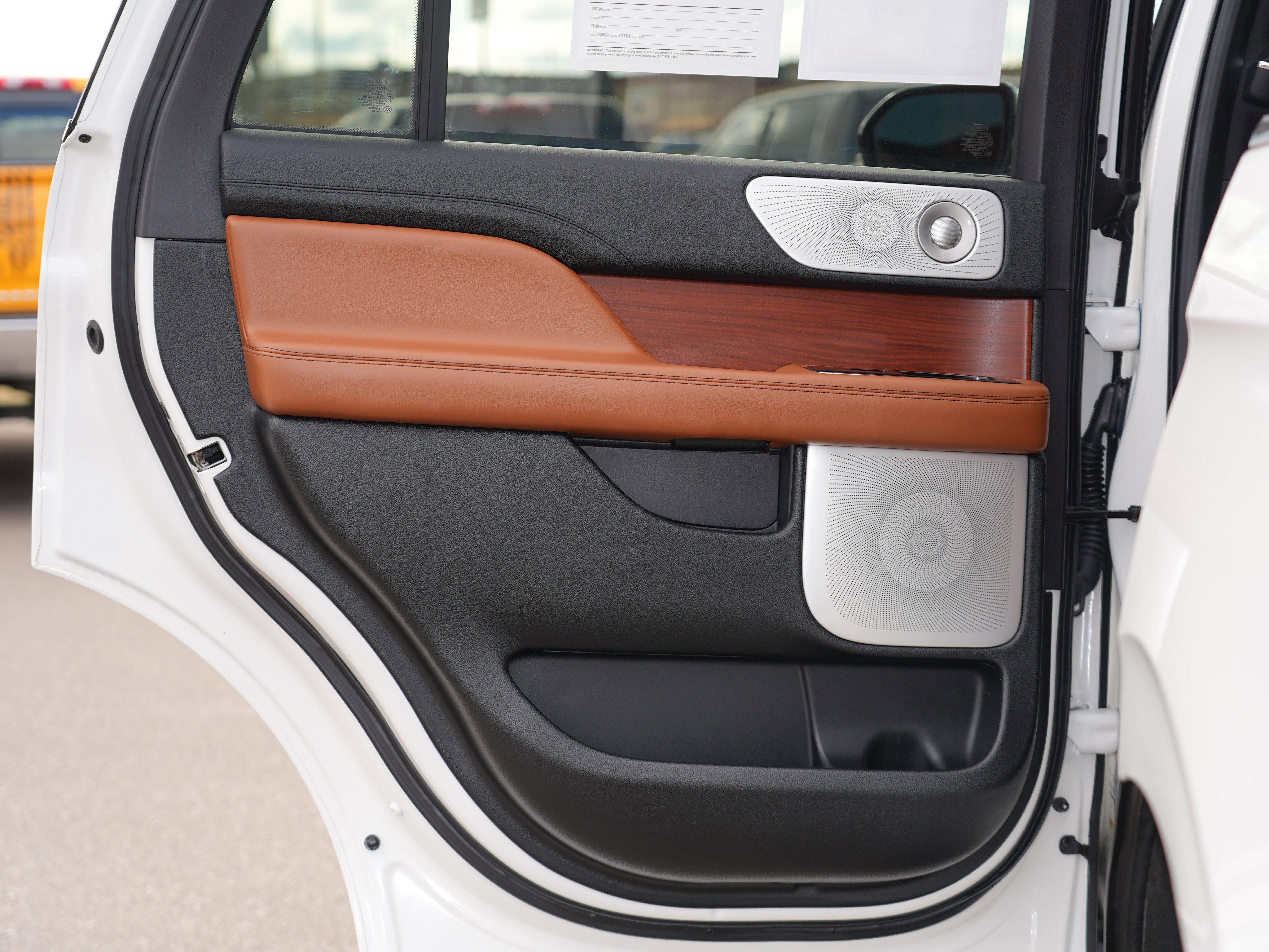 Used 2020 Lincoln Navigator Reserve w/ Luxury Package image 20