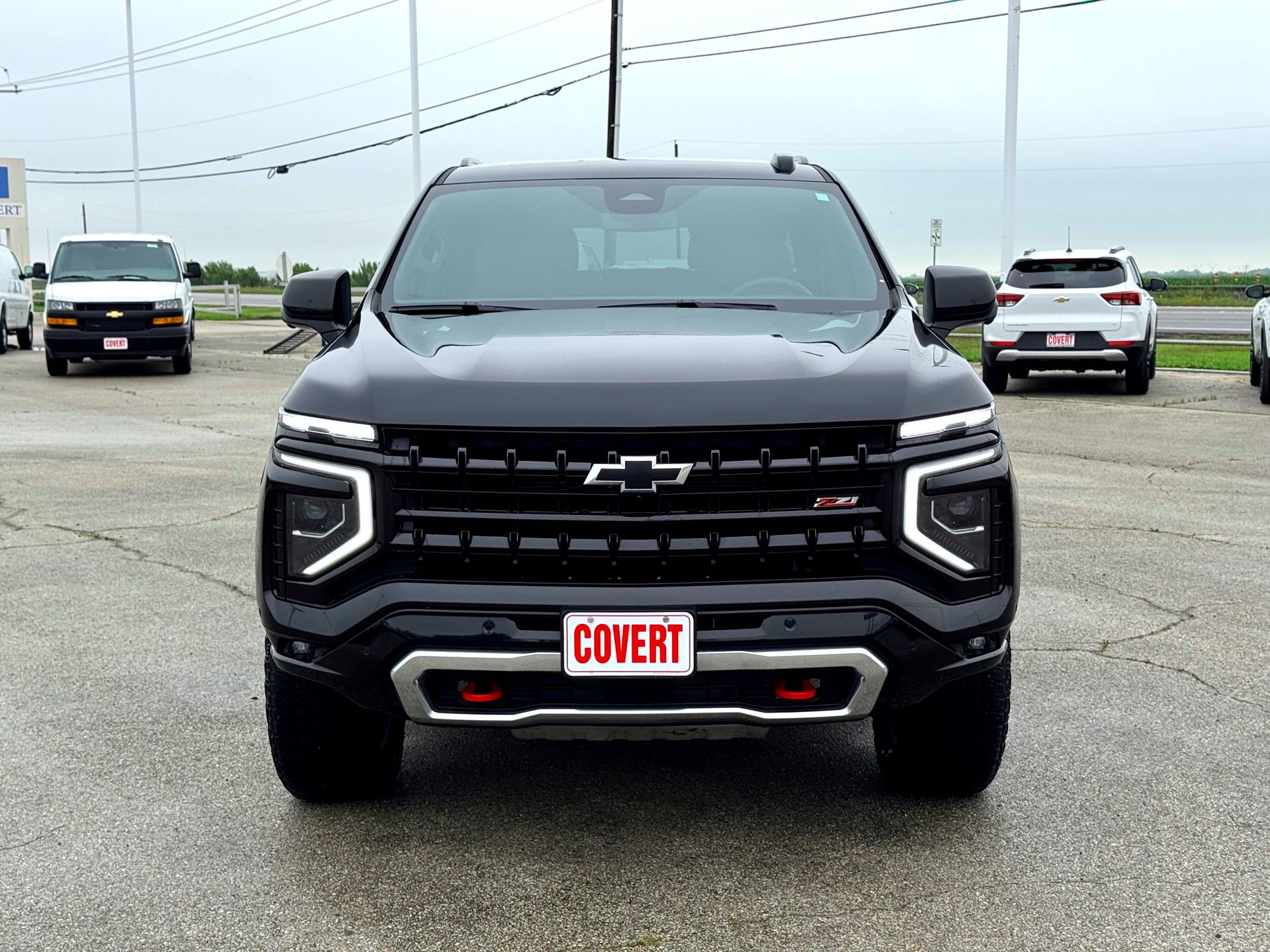 Used 2025 Chevrolet Suburban Z71 AWD/4WD image 4
