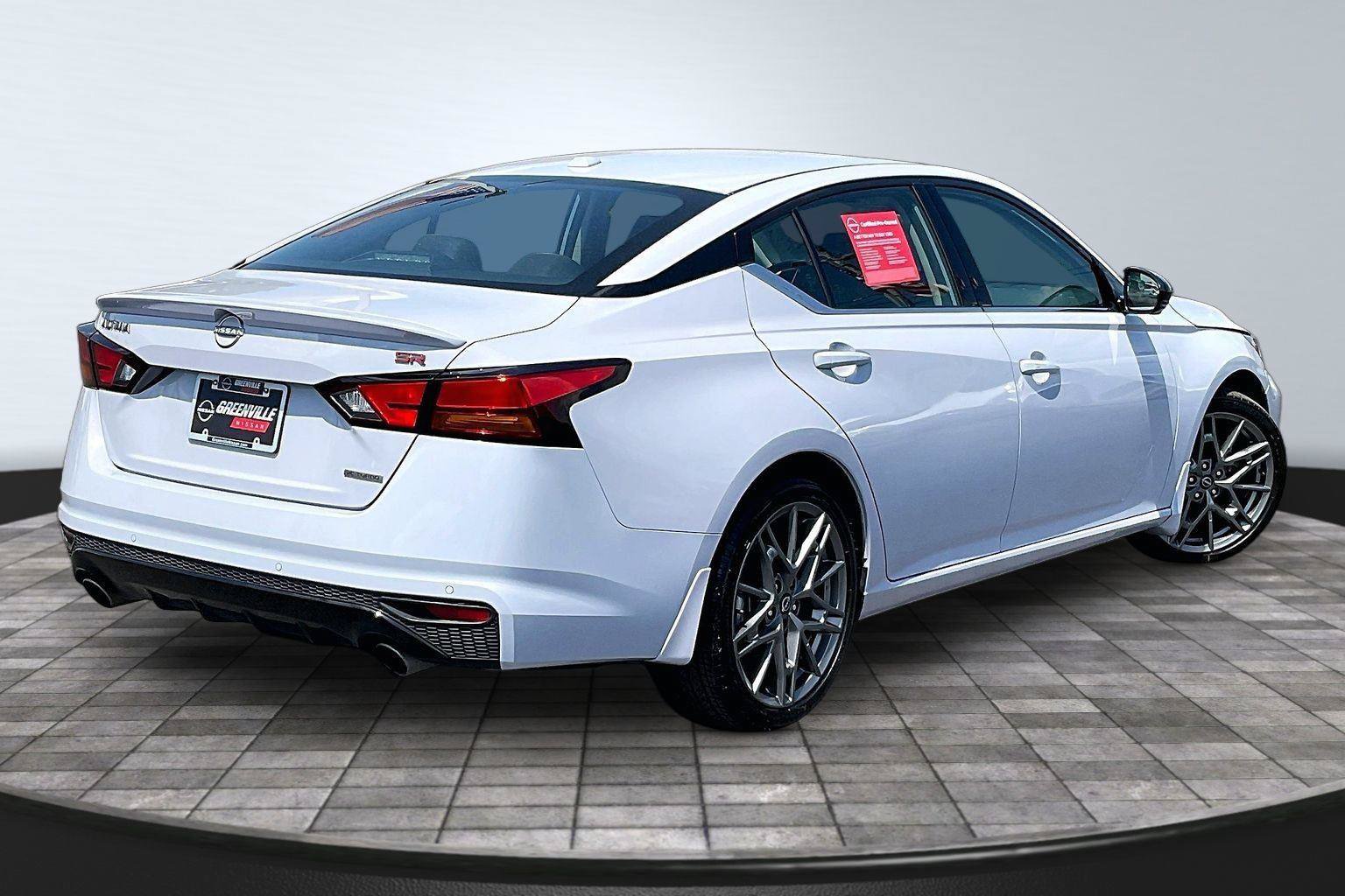 Certified 2024 Nissan Altima 2.0 SR FWD image 14