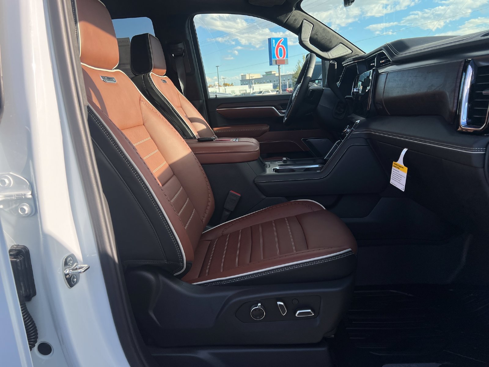 New 2026 GMC Sierra 3500 Denali Ultimate AWD/4WD image 24