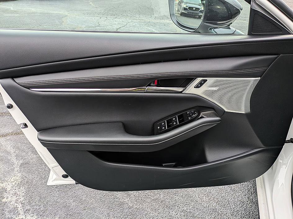 New 2026 MAZDA MAZDA3 Hatchback w/Premium Plus Pkg image 11