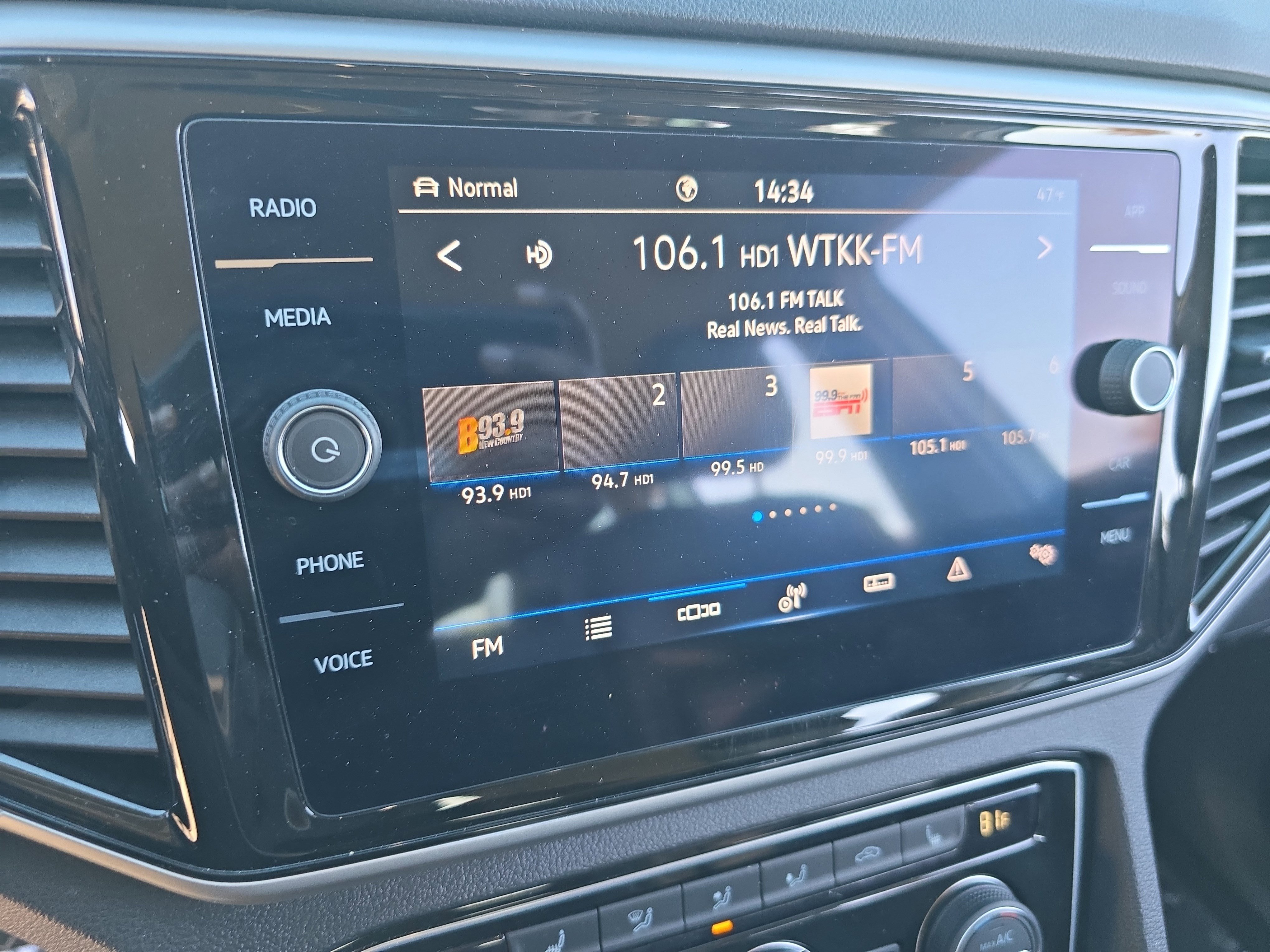 Used 2023 Volkswagen Atlas SE image 23