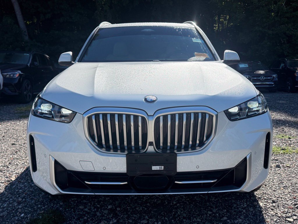 Used 2024 BMW X5 xDrive40i w/ Premium Package AWD/4WD image 2