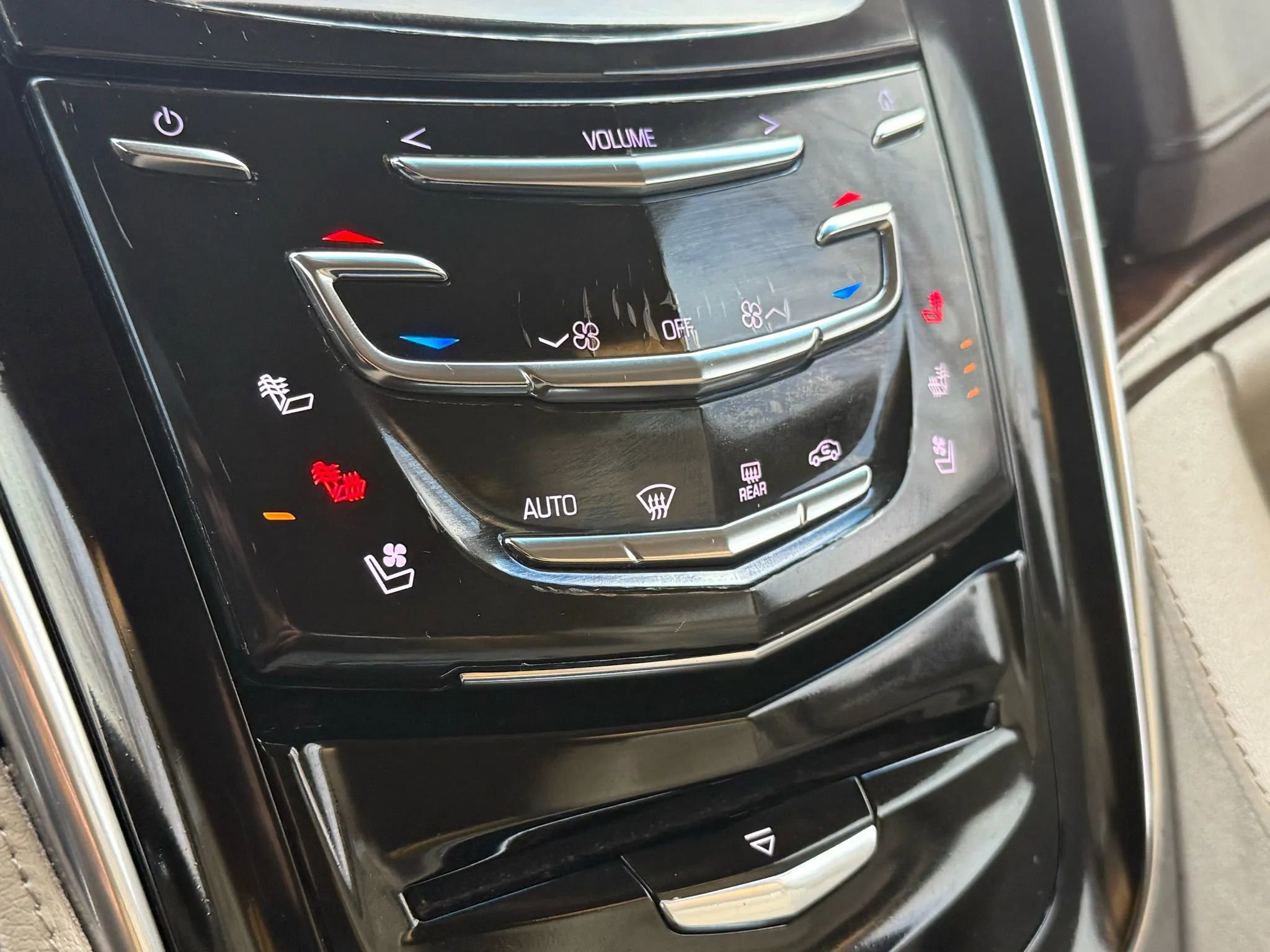 Used 2017 Cadillac Escalade ESV Luxury image 40