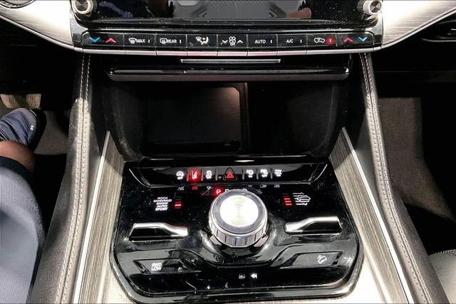 Used 2023 Jeep Wagoneer Series III w/ Premium Group I image 16