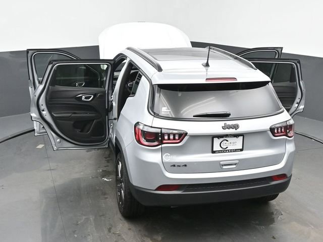 New 2026 Jeep Compass Latitude w/ Sun and Sound Group AWD/4WD image 64