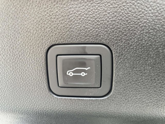 Certified 2025 Chevrolet Tahoe High Country AWD/4WD image 22