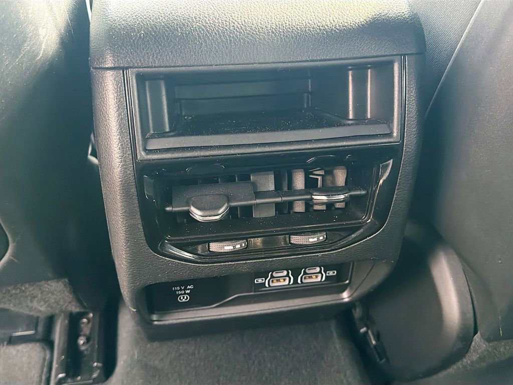 Used 2024 Jeep Grand Cherokee Altitude RWD image 20