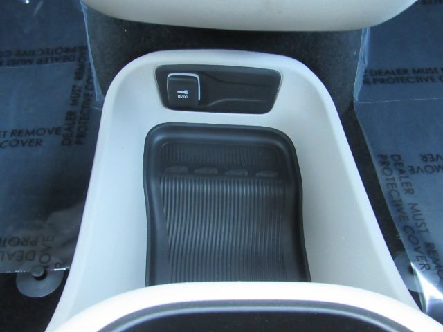 Used 2024 Chrysler Pacifica Touring-L FWD image 50
