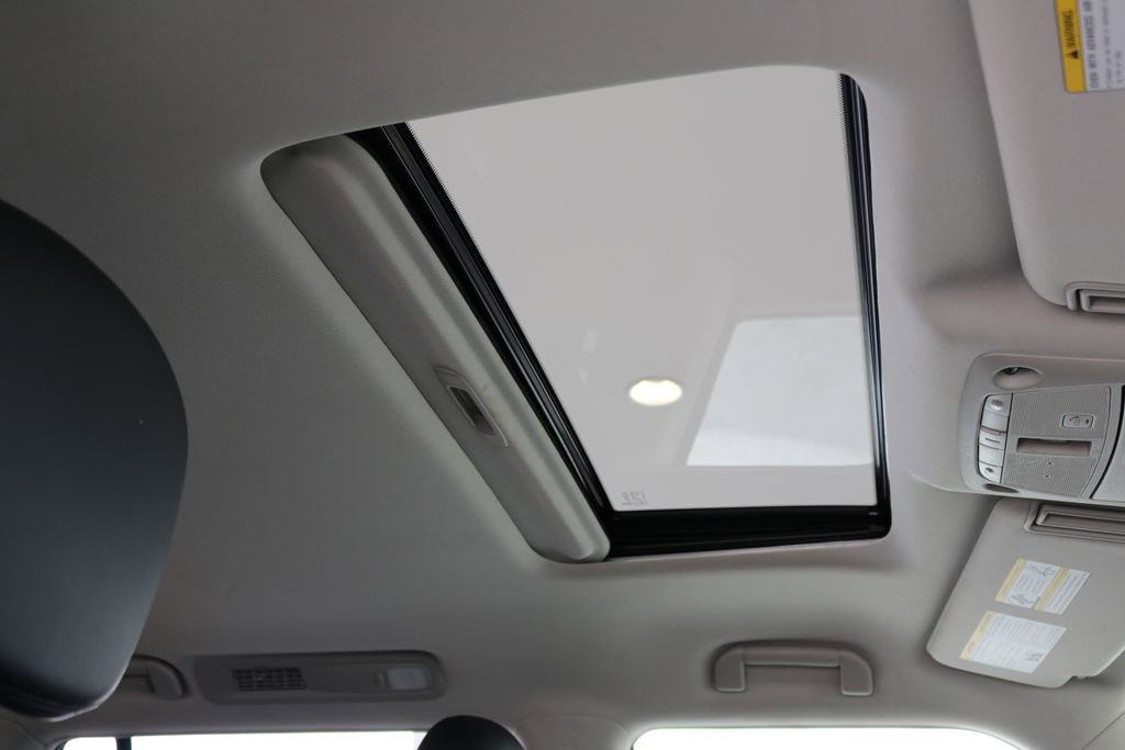 Used 2024 Nissan Armada SL image 41