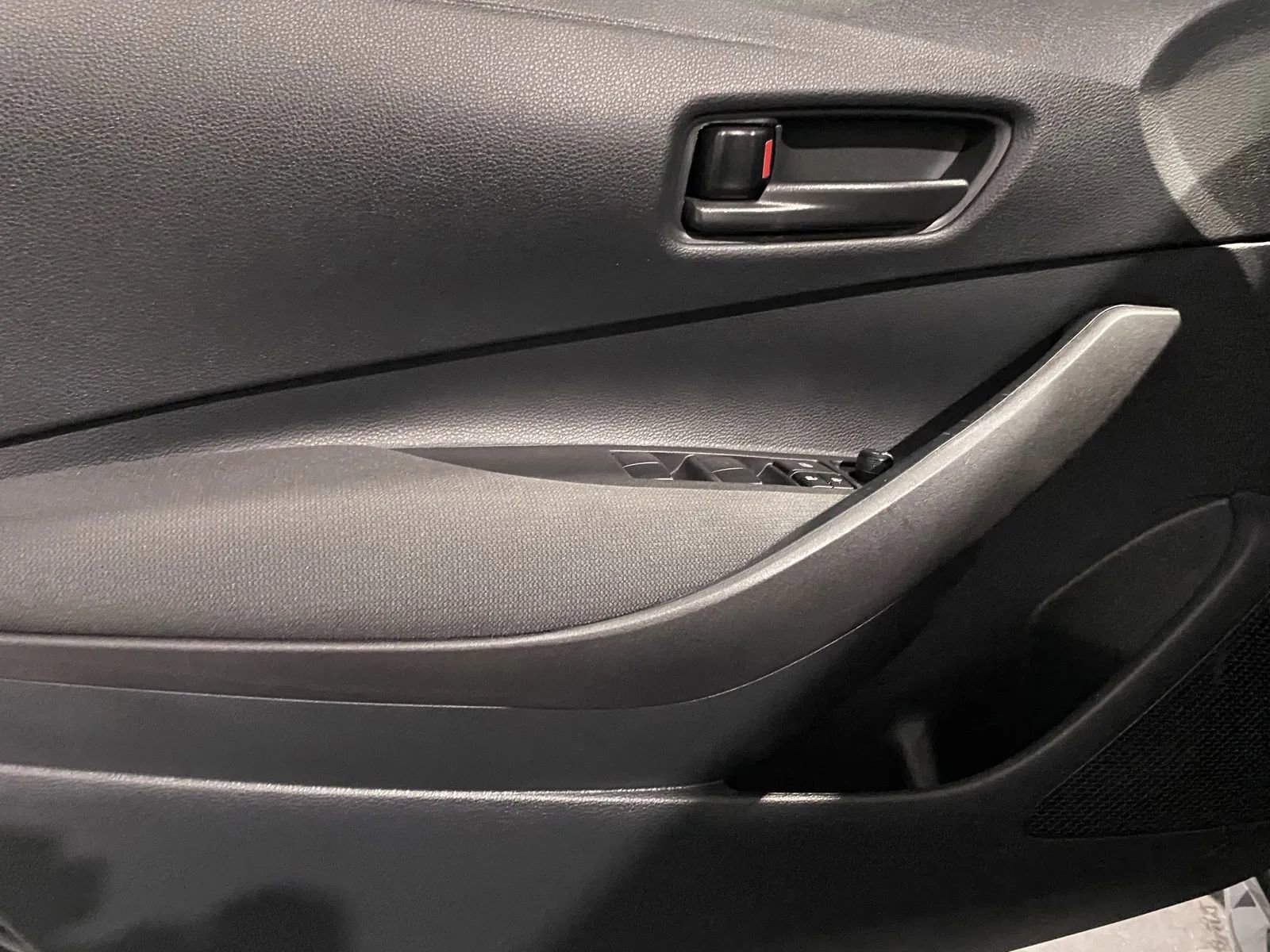 Used 2025 Toyota Corolla LE image 12