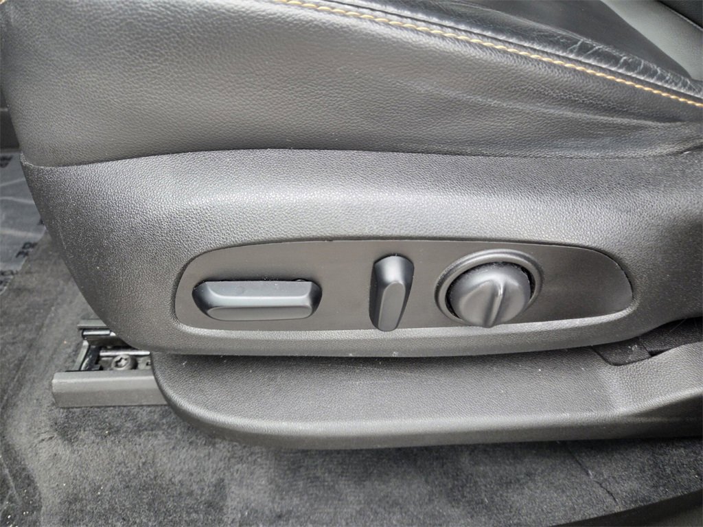 Used 2021 Chevrolet Traverse RS w/ LPO, Floor Liner Package image 6