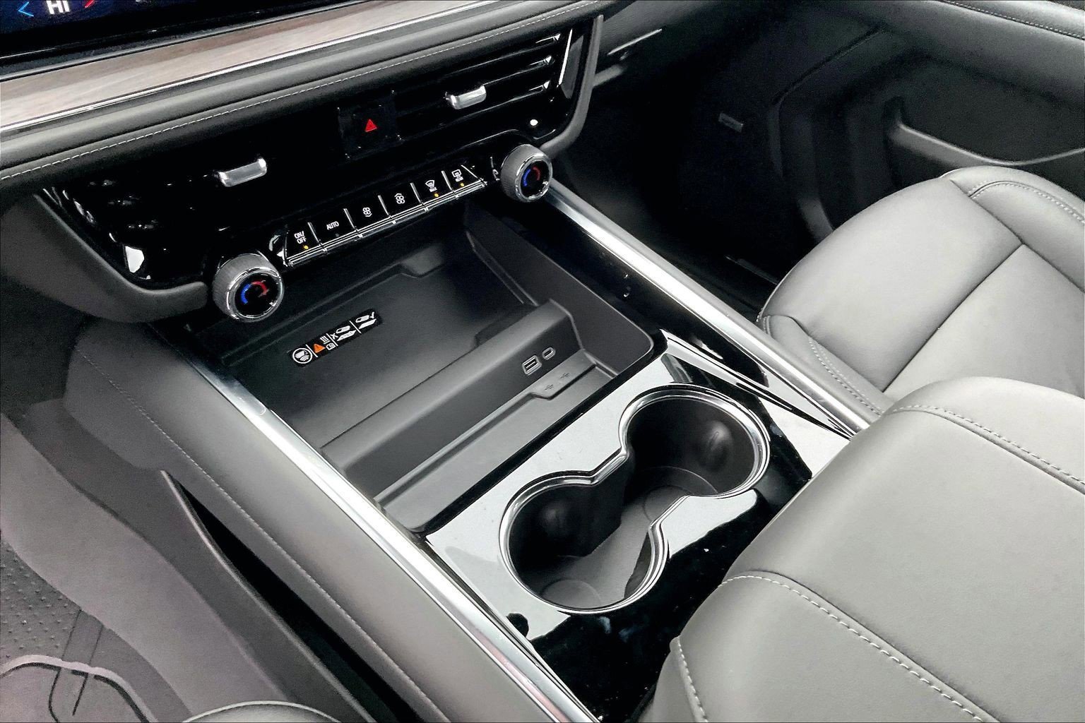 New 2026 Chevrolet Suburban LT w/ Comfort Package image 8