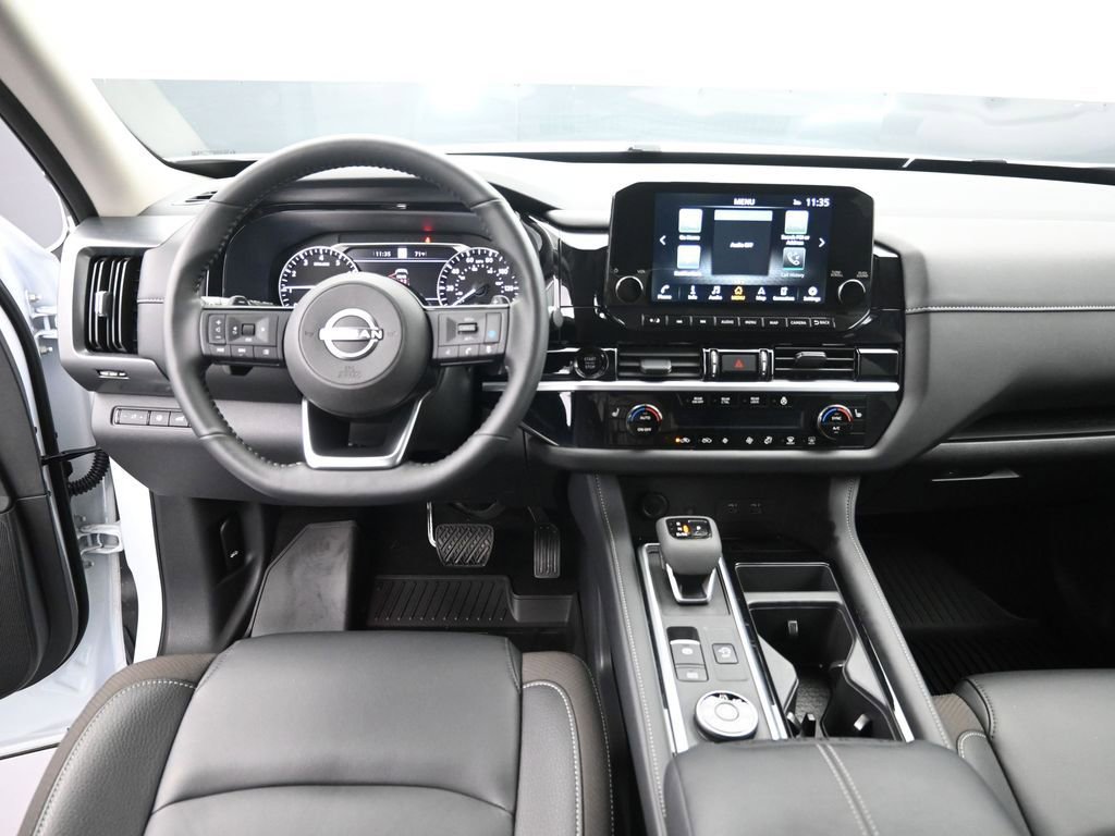 Used 2025 Nissan Pathfinder SL w/ Black Appearance Package AWD/4WD image 11
