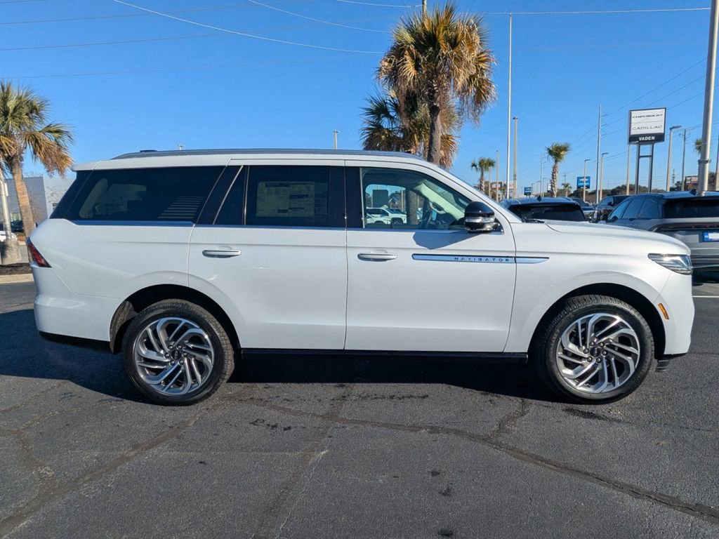 New 2026 Lincoln Navigator Reserve image 3