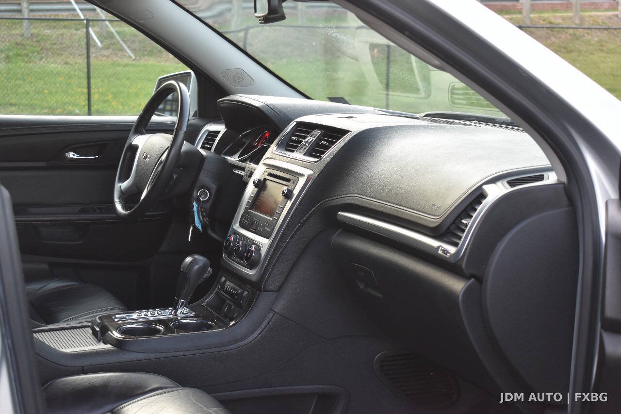 Used 2015 GMC Acadia SLT w/ Technology Package AWD/4WD image 17