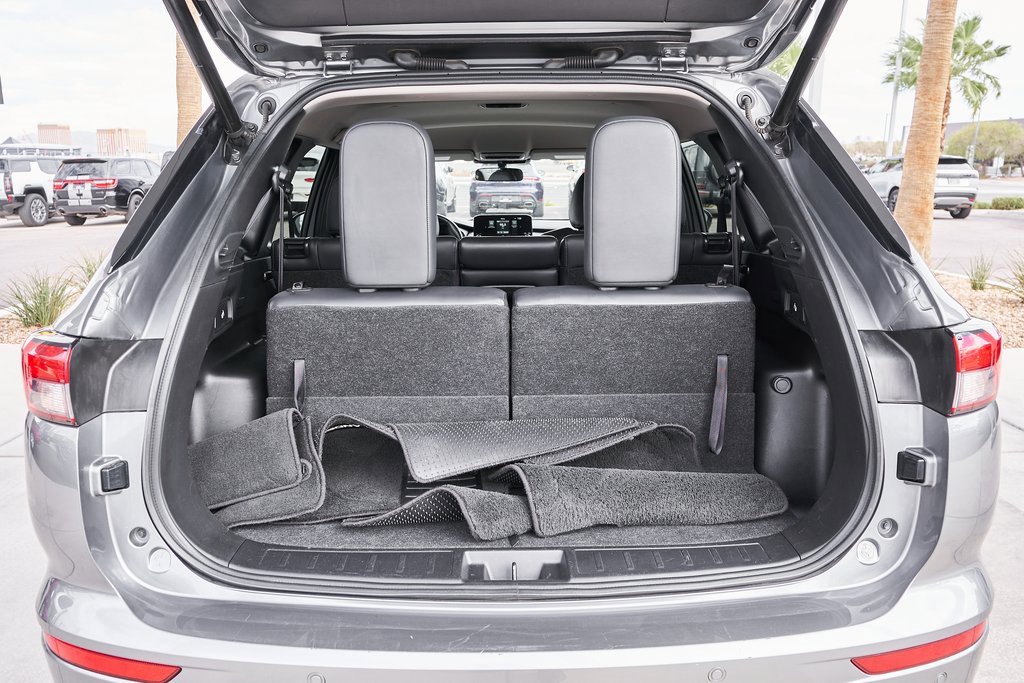 Used 2024 Mitsubishi Outlander SE image 8