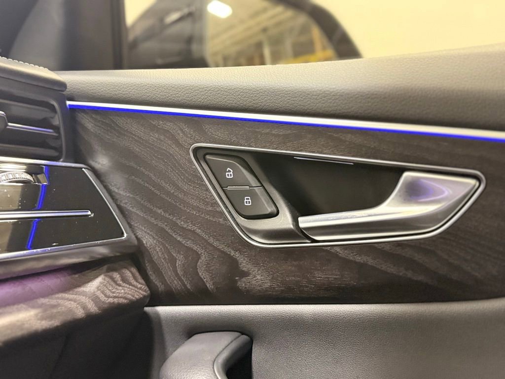 Used 2021 Audi Q8 Prestige image 33