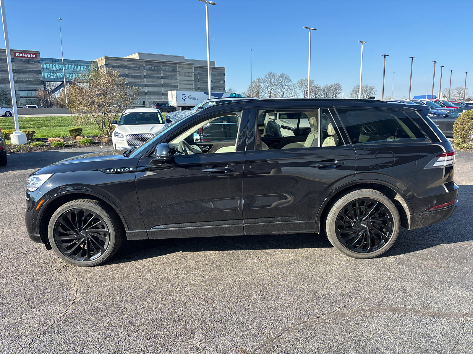 Used 2024 Lincoln Aviator Black Label w/ Jet Package image 4