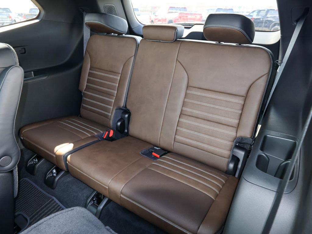 New 2026 GMC Acadia Denali Ultimate w/ LPO, Floor Liner Package image 15